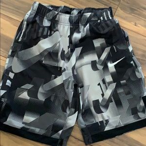 Boy’s Nike shorts, size Large